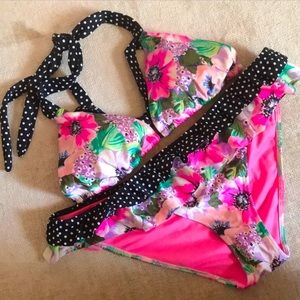 Victoria’s Secret Black Ruffled Floral Halter Bikini Sz M EUC PINK